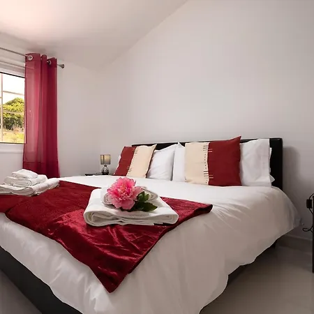 Casa Santana, House In Apartment *