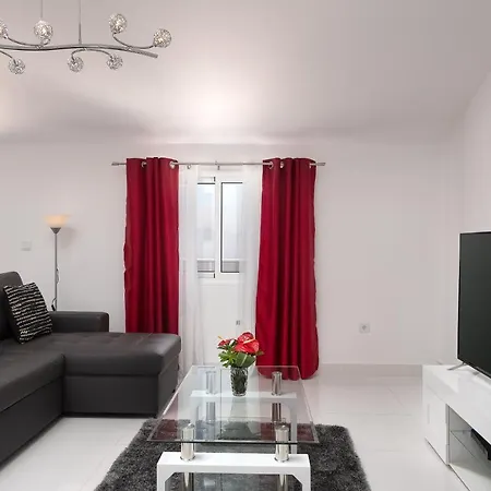 Casa Santana, House In Apartment